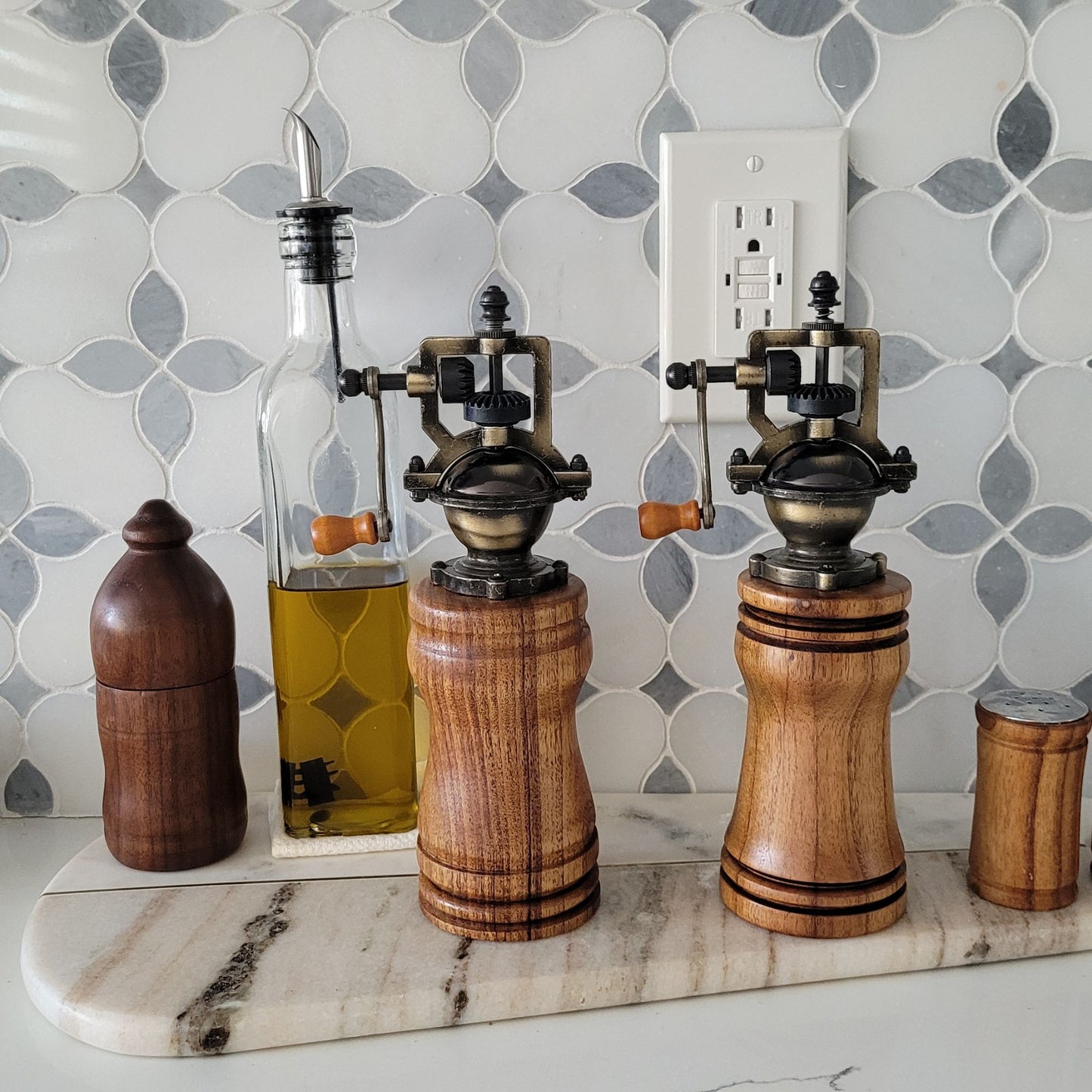 Antique Style Hand Crank Pepper Grinder Mimosa Wood– 3 Diameter x 7½ Height -BB